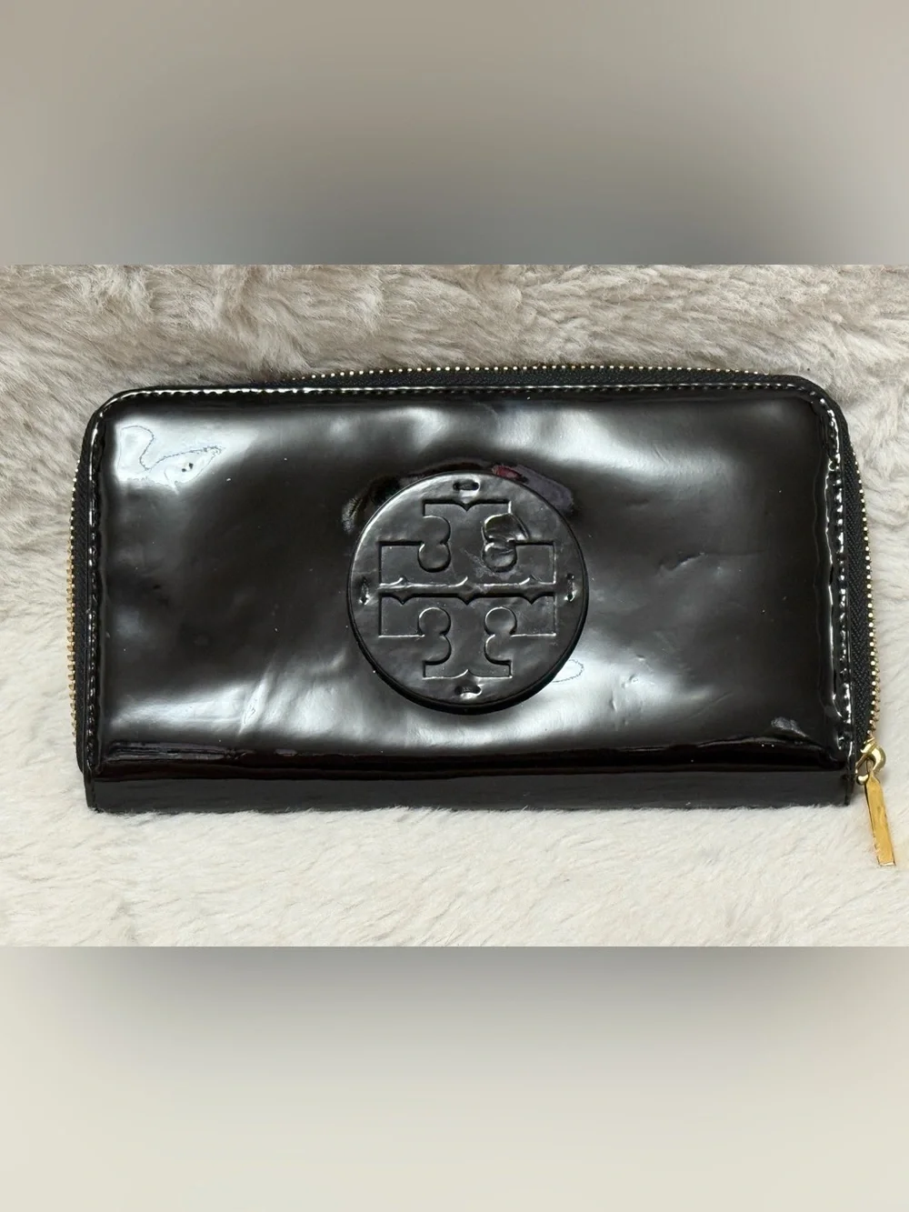 Tory Burch Black Patent Leather Women’s Wallet with Logo Medallion